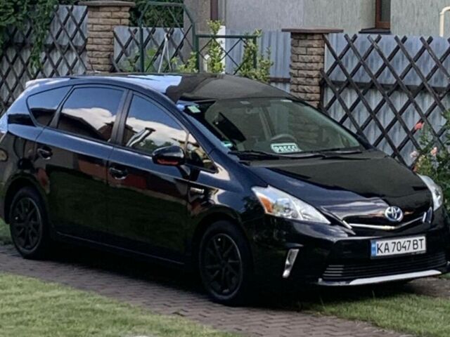Чорний Тойота Prius v, об'ємом двигуна 1.8 л та пробігом 230 тис. км за 11000 $, фото 1 на Automoto.ua