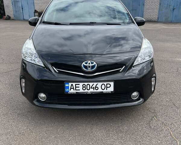 Черный Тойота Prius v, объемом двигателя 1.8 л и пробегом 240 тыс. км за 13000 $, фото 1 на Automoto.ua