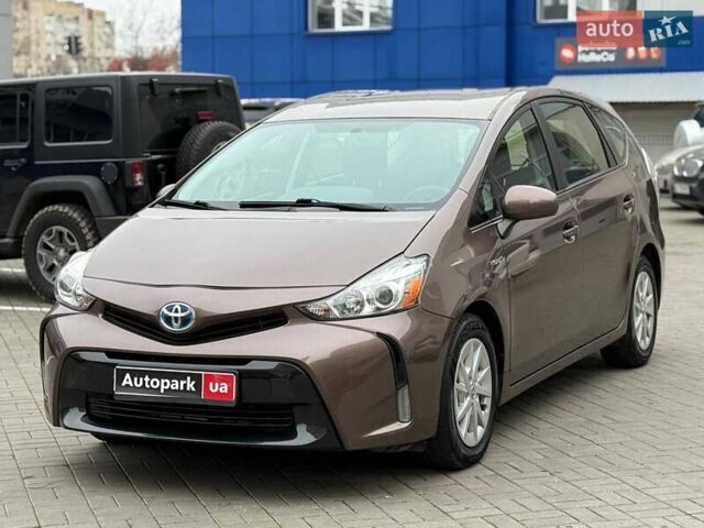 Коричневий Тойота Prius v, об'ємом двигуна 1.8 л та пробігом 260 тис. км за 16490 $, фото 1 на Automoto.ua