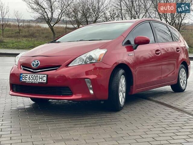 Червоний Тойота Prius v, об'ємом двигуна 1.8 л та пробігом 238 тис. км за 11499 $, фото 1 на Automoto.ua