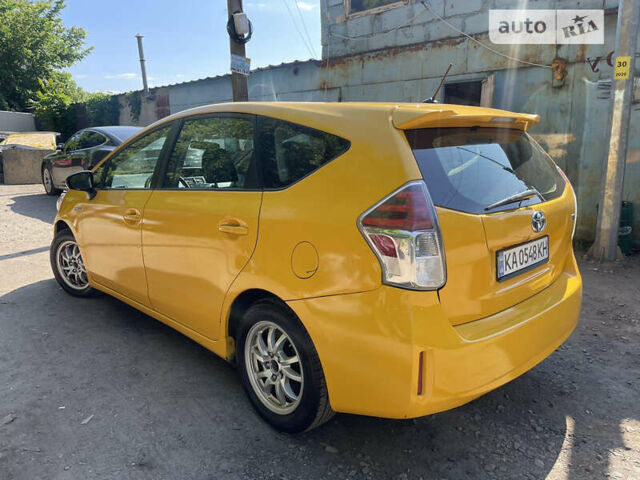 Тойота Prius v, объемом двигателя 1.8 л и пробегом 355 тыс. км за 7800 $, фото 1 на Automoto.ua