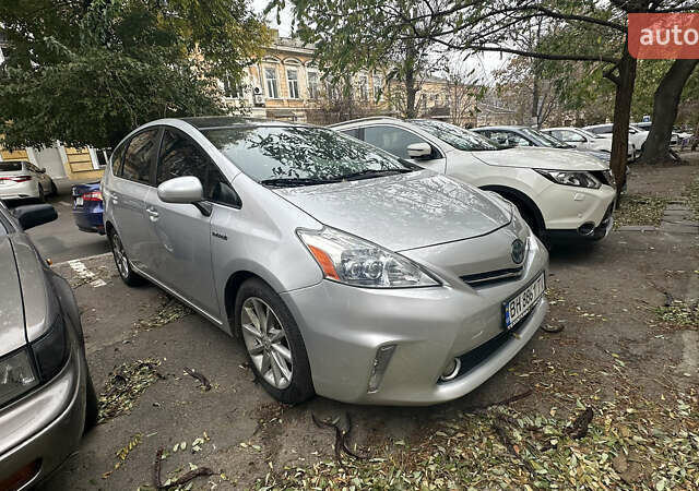 Серый Тойота Prius v, объемом двигателя 1.8 л и пробегом 136 тыс. км за 13900 $, фото 1 на Automoto.ua