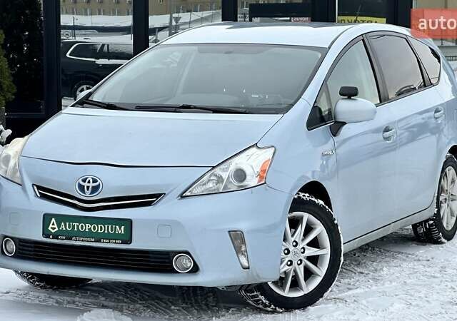 Сірий Тойота Prius v, об'ємом двигуна 1.8 л та пробігом 275 тис. км за 10500 $, фото 1 на Automoto.ua