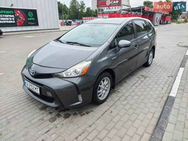 Сірий Тойота Prius v, об'ємом двигуна 1.8 л та пробігом 290 тис. км за 13800 $, фото 1 на Automoto.ua
