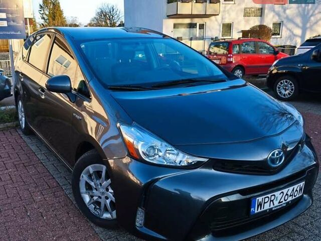 Сірий Тойота Prius v, об'ємом двигуна 1.8 л та пробігом 202 тис. км за 12000 $, фото 1 на Automoto.ua