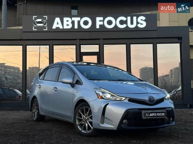 Синий Тойота Prius v, объемом двигателя 1.8 л и пробегом 248 тыс. км за 17490 $, фото 1 на Automoto.ua