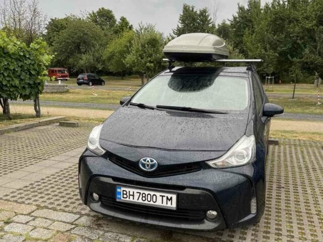 Синій Тойота Prius v, об'ємом двигуна 1.8 л та пробігом 260 тис. км за 19126 $, фото 1 на Automoto.ua