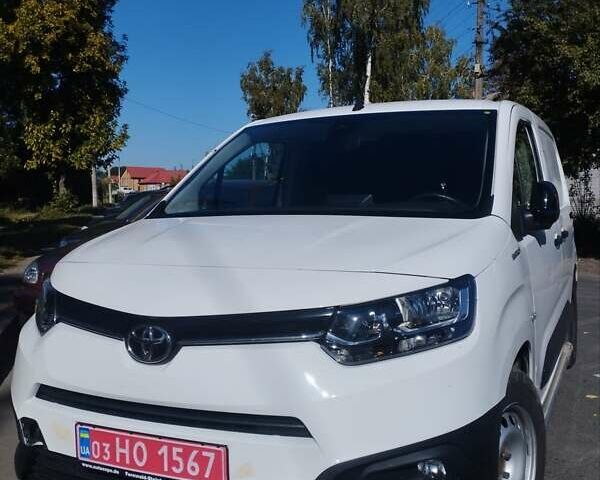 Белый Тойота Proace City, объемом двигателя 0 л и пробегом 129 тыс. км за 16999 $, фото 1 на Automoto.ua