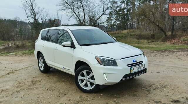Білий Тойота RAV4 EV, об'ємом двигуна 0 л та пробігом 117 тис. км за 9300 $, фото 1 на Automoto.ua