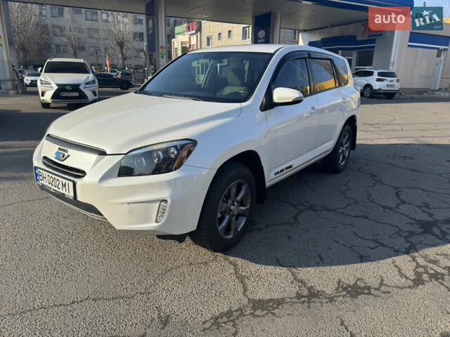 Білий Тойота RAV4 EV, об'ємом двигуна 0 л та пробігом 183 тис. км за 12000 $, фото 1 на Automoto.ua