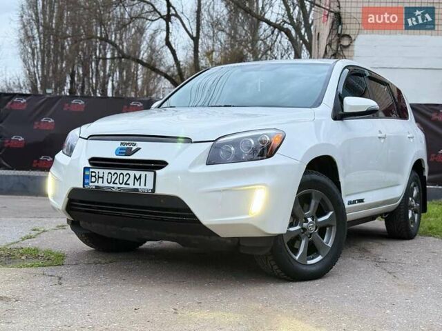 Белый Тойота RAV4 EV, объемом двигателя 0 л и пробегом 201 тыс. км за 11999 $, фото 1 на Automoto.ua
