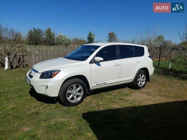 Білий Тойота RAV4 EV, об'ємом двигуна 0 л та пробігом 220 тис. км за 11500 $, фото 1 на Automoto.ua