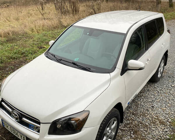 Тойота RAV4 EV, объемом двигателя 0 л и пробегом 148 тыс. км за 11000 $, фото 1 на Automoto.ua