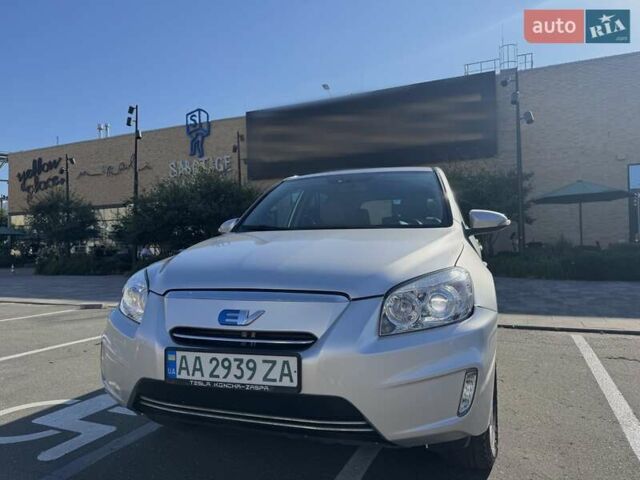 Сірий Тойота RAV4 EV, об'ємом двигуна 0 л та пробігом 97 тис. км за 11900 $, фото 1 на Automoto.ua