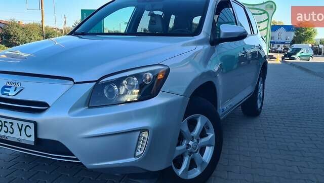 Сірий Тойота RAV4 EV, об'ємом двигуна 0 л та пробігом 129 тис. км за 9850 $, фото 1 на Automoto.ua