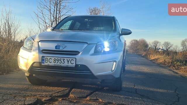 Серый Тойота RAV4 EV, объемом двигателя 0 л и пробегом 130 тыс. км за 8950 $, фото 1 на Automoto.ua