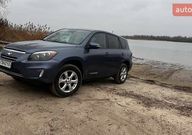 Синій Тойота RAV4 EV, об'ємом двигуна 0 л та пробігом 155 тис. км за 9999 $, фото 1 на Automoto.ua