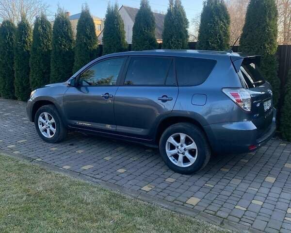 Синий Тойота RAV4 EV, объемом двигателя 0 л и пробегом 98 тыс. км за 11000 $, фото 1 на Automoto.ua