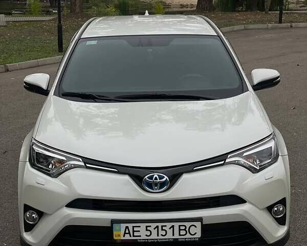 Білий Тойота RAV4 PHEV, об'ємом двигуна 2.49 л та пробігом 70 тис. км за 22700 $, фото 1 на Automoto.ua
