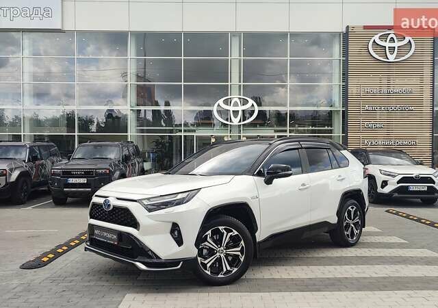 Белый Тойота RAV4 PHEV, объемом двигателя 2.49 л и пробегом 40 тыс. км за 56247 $, фото 1 на Automoto.ua