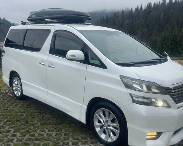 Белый Тойота Веллфаир, объемом двигателя 2.4 л и пробегом 80 тыс. км за 17200 $, фото 1 на Automoto.ua