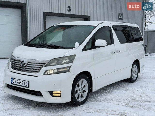 Белый Тойота Веллфаир, объемом двигателя 2.36 л и пробегом 103 тыс. км за 17500 $, фото 1 на Automoto.ua