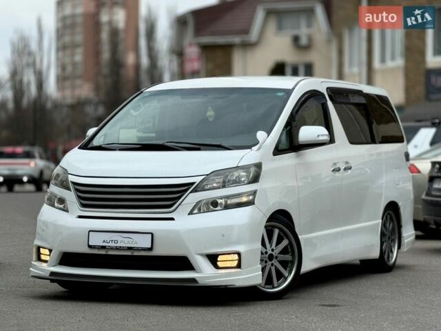 Белый Тойота Веллфаир, объемом двигателя 2.4 л и пробегом 116 тыс. км за 13900 $, фото 1 на Automoto.ua