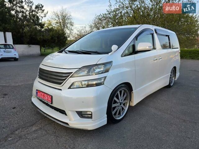 Білий Тойота Веллфаір, об'ємом двигуна 2.4 л та пробігом 110 тис. км за 15500 $, фото 1 на Automoto.ua