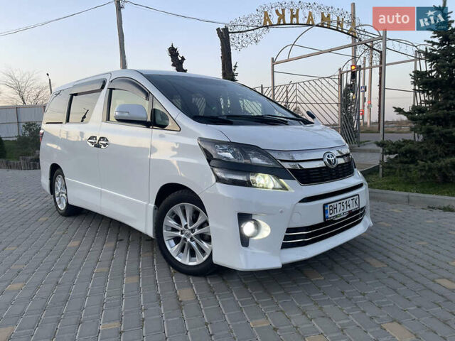 Белый Тойота Веллфаир, объемом двигателя 0 л и пробегом 89 тыс. км за 17900 $, фото 1 на Automoto.ua
