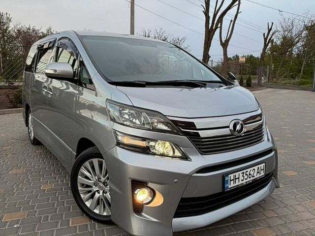 Серый Тойота Веллфаир, объемом двигателя 2.4 л и пробегом 93 тыс. км за 15700 $, фото 1 на Automoto.ua