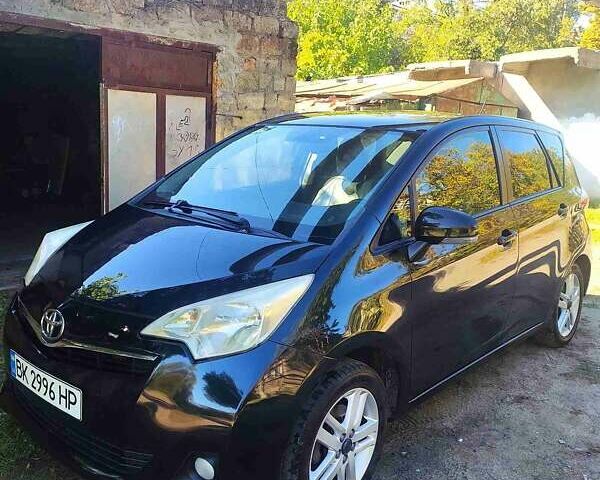 Черный Тойота Verso-S, объемом двигателя 1.3 л и пробегом 294 тыс. км за 6500 $, фото 1 на Automoto.ua