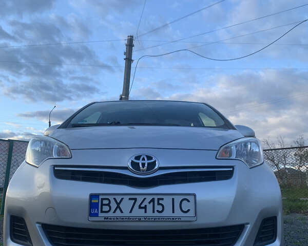 Сірий Тойота Verso-S, об'ємом двигуна 1.33 л та пробігом 36 тис. км за 9300 $, фото 1 на Automoto.ua