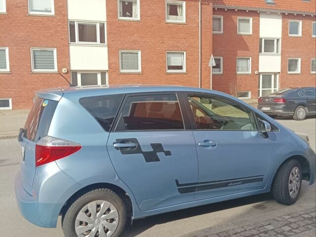 Синій Тойота Verso-S, об'ємом двигуна 1.3 л та пробігом 115 тис. км за 7500 $, фото 1 на Automoto.ua