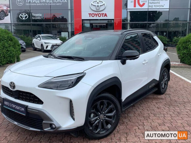 Белый Тойота Yaris Cross, объемом двигателя 1.5 л и пробегом 923 тыс. км за 32970 $, фото 1 на Automoto.ua