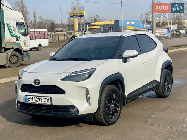 Белый Тойота Yaris Cross, объемом двигателя 1.5 л и пробегом 51 тыс. км за 23250 $, фото 1 на Automoto.ua