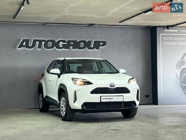 Белый Тойота Yaris Cross, объемом двигателя 1.49 л и пробегом 69 тыс. км за 24900 $, фото 1 на Automoto.ua