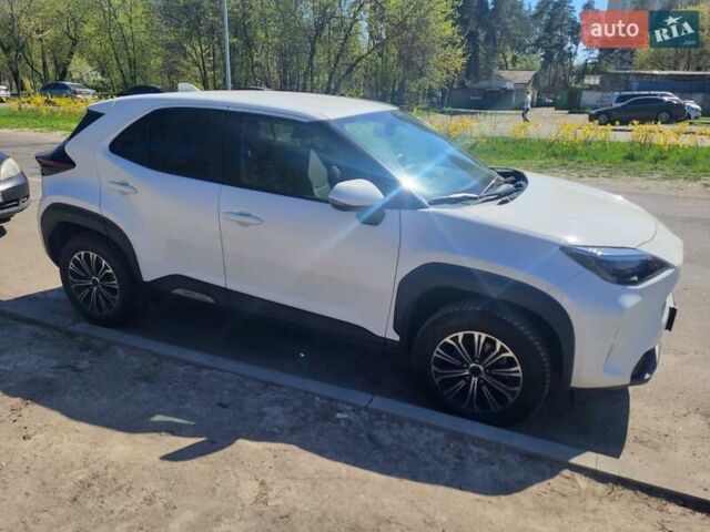 Белый Тойота Yaris Cross, объемом двигателя 1.49 л и пробегом 25 тыс. км за 21700 $, фото 1 на Automoto.ua
