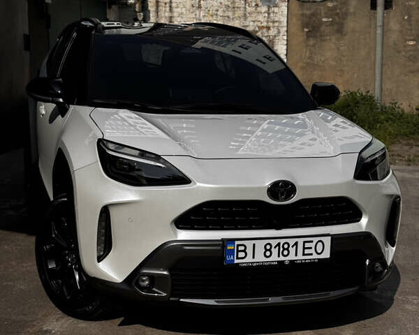 Белый Тойота Yaris Cross, объемом двигателя 1.49 л и пробегом 8 тыс. км за 35500 $, фото 1 на Automoto.ua