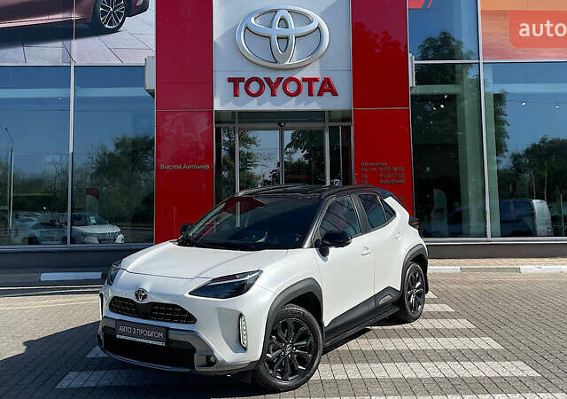 Белый Тойота Yaris Cross, объемом двигателя 1.49 л и пробегом 4 тыс. км за 33014 $, фото 1 на Automoto.ua