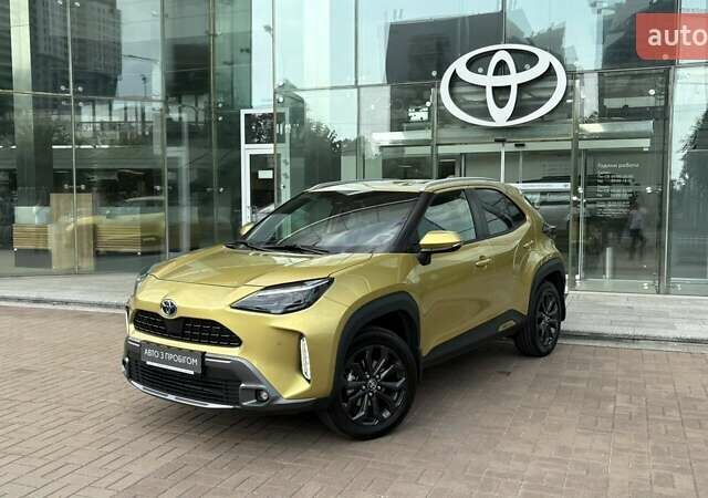 Жовтий Тойота Yaris Cross, об'ємом двигуна 1.49 л та пробігом 19 тис. км за 25875 $, фото 1 на Automoto.ua