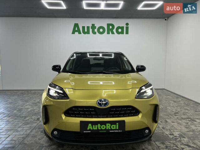 Желтый Тойота Yaris Cross, объемом двигателя 1.49 л и пробегом 15 тыс. км за 28900 $, фото 1 на Automoto.ua