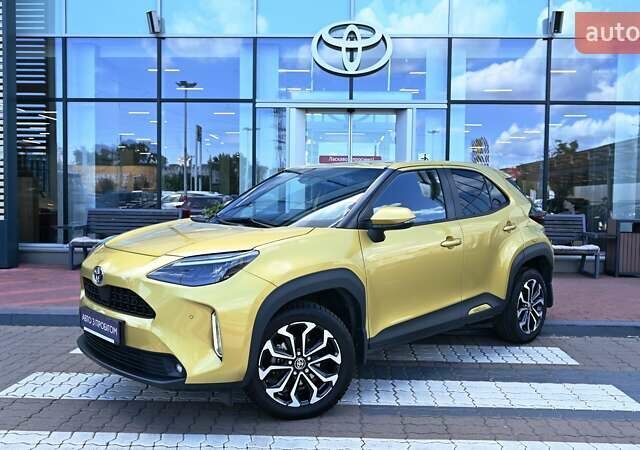 Жовтий Тойота Yaris Cross, об'ємом двигуна 1.49 л та пробігом 44 тис. км за 25880 $, фото 1 на Automoto.ua