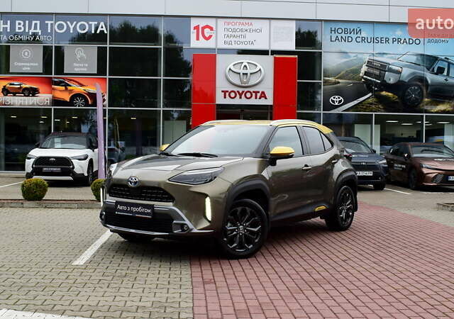 Зеленый Тойота Yaris Cross, объемом двигателя 1.49 л и пробегом 14 тыс. км за 30300 $, фото 1 на Automoto.ua