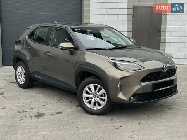 Зеленый Тойота Yaris Cross, объемом двигателя 1.49 л и пробегом 11 тыс. км за 24000 $, фото 1 на Automoto.ua