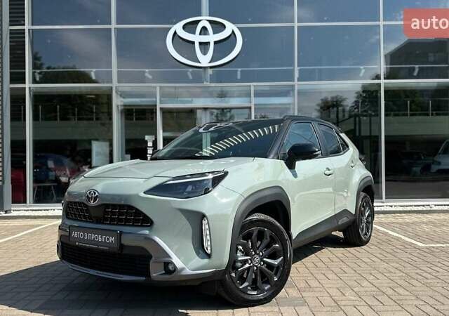 Зеленый Тойота Yaris Cross, объемом двигателя 1.49 л и пробегом 1 тыс. км за 32461 $, фото 1 на Automoto.ua