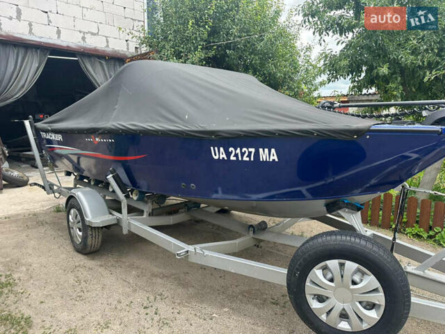 Синий лодка Трекер Про Гайд, объемом двигателя 0 л и пробегом 0 тыс. км за 25000 $, фото 1 на Automoto.ua