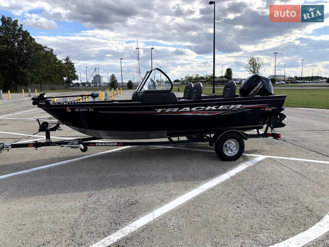Синий лодка Трекер Про Гайд, объемом двигателя 0 л и пробегом 5 тыс. км за 31500 $, фото 1 на Automoto.ua