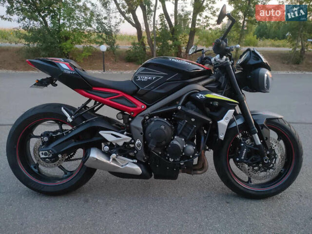 Триумф Стрит Трипл, объемом двигателя 0 л и пробегом 8 тыс. км за 8999 $, фото 1 на Automoto.ua