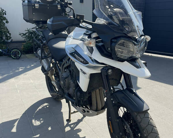 Белый Триумф Тигр, объемом двигателя 1.2 л и пробегом 10 тыс. км за 15900 $, фото 1 на Automoto.ua