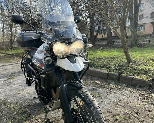Черный Триумф Тигр, объемом двигателя 0.8 л и пробегом 109 тыс. км за 8500 $, фото 1 на Automoto.ua